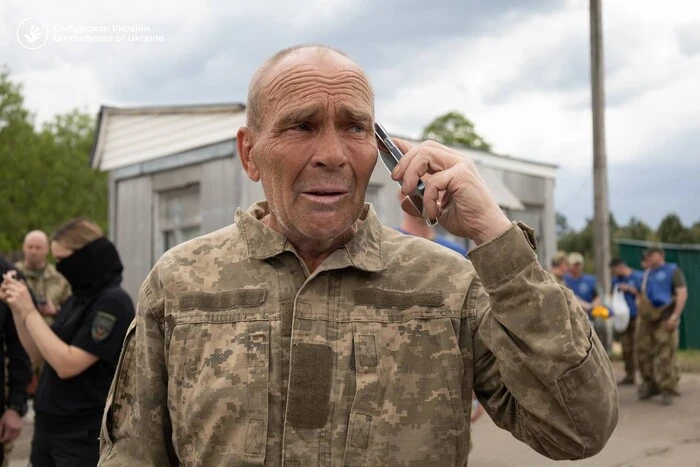 «Я їду додому»: зворушливі відео зі звільненими воїнами