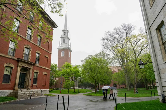 Die Trump-Administration hat Harvard verboten, ausländische Studenten aufzunehmen
