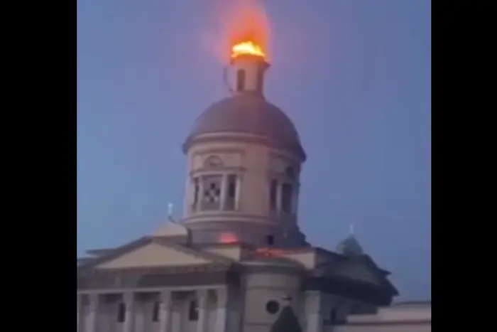 Русские жалуются на дрон, который разрушил купол собора