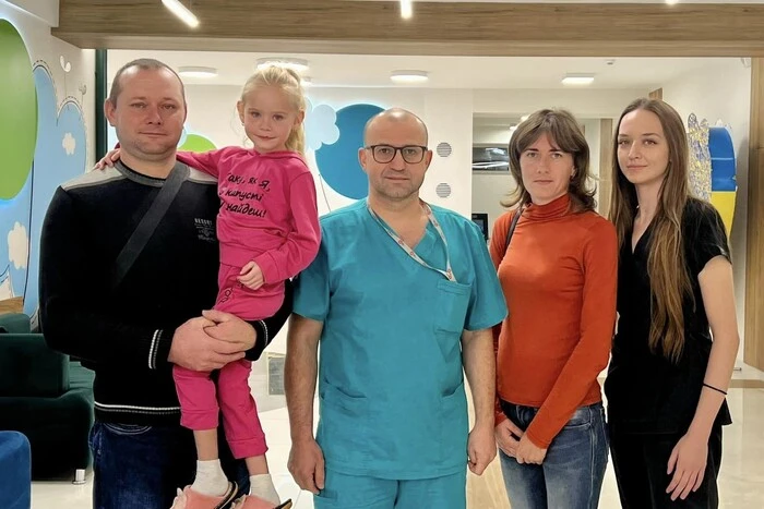 Lwoscy lekarze przeprowadzili operację na 6-letniej dziewczynce przy użyciu robota-chirurga