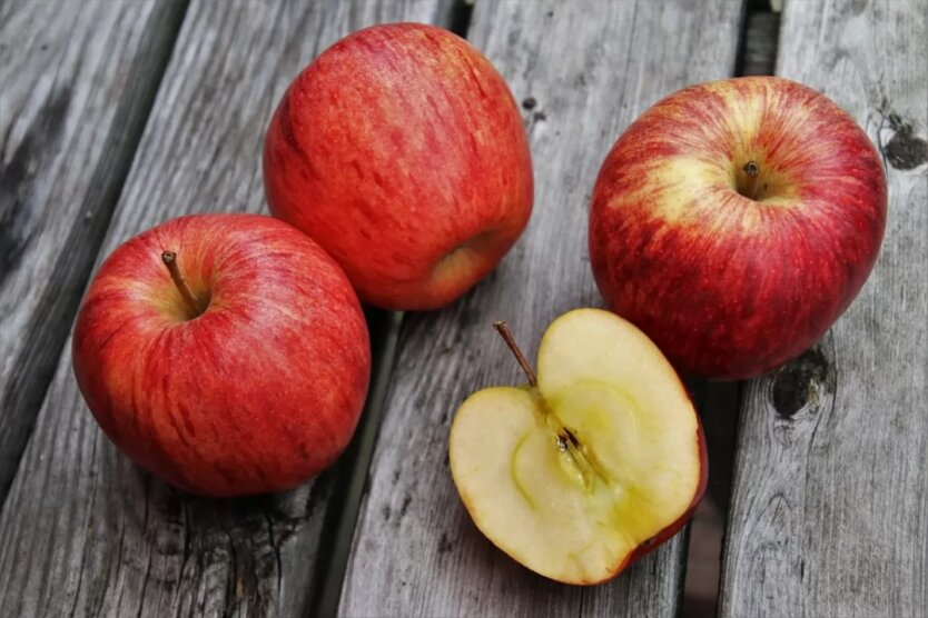 Äpfel sind bereits teurer als Bananen und Orangen: Die Preise für die beliebte Frucht haben im Juni die Ukrainer überrascht