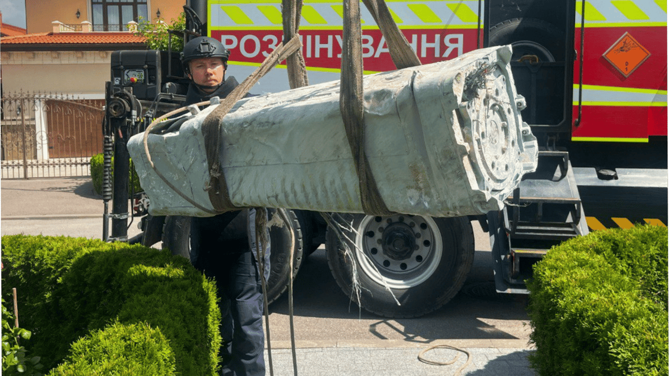 В Киеве обнаружили неразорвавшуюся боевую часть ракеты